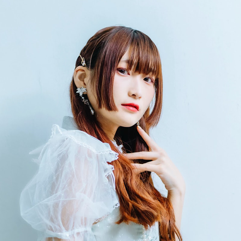 Lily singer-songwriter