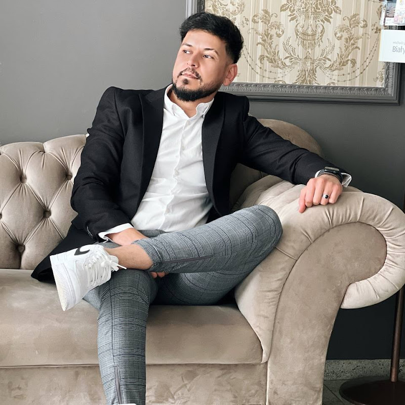 Hire Ali Adnan - علي عدنان — Travel & Adventure YouTube creator for sponsorships