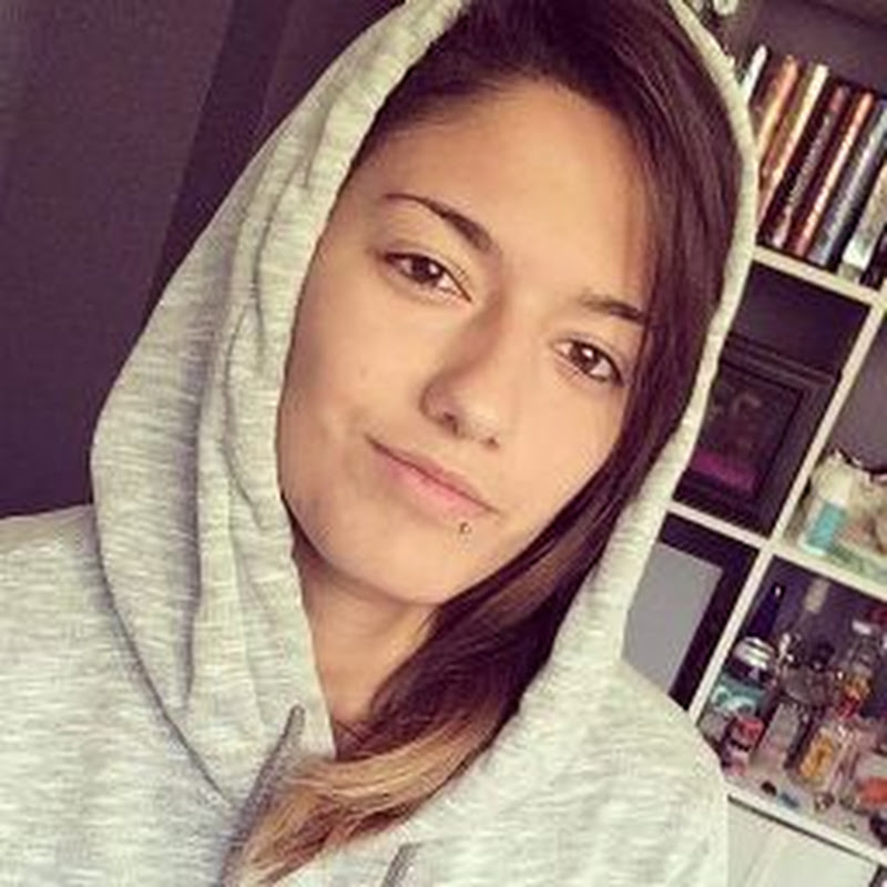 Sofia Reacts icon