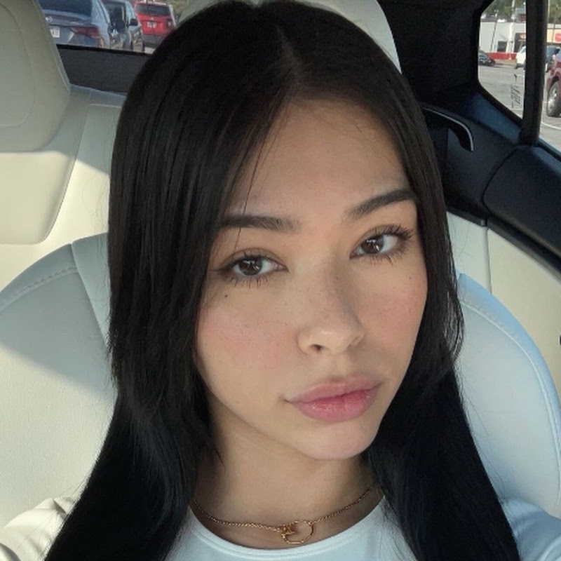 Hire Aishah Sofey — Beauty & Fashion YouTube creator for sponsorships