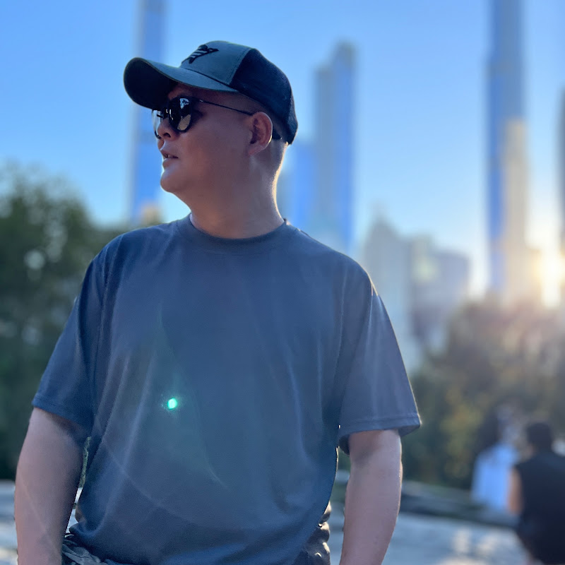 谨慎的李大胆 Logo