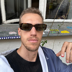 Sky Garnick net worth