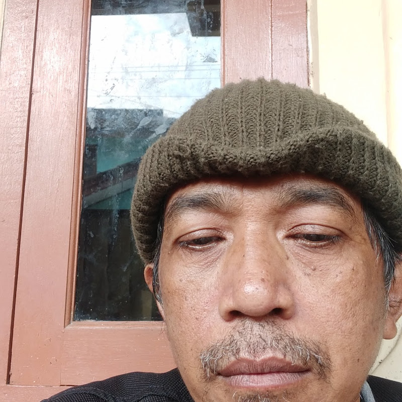 Hire CHANNEL.Gado-Gado  — News & Current Events YouTube creator for sponsorships