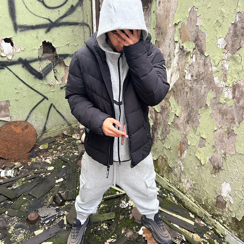 runitupxofficial @runitupxofficial | Thizzler