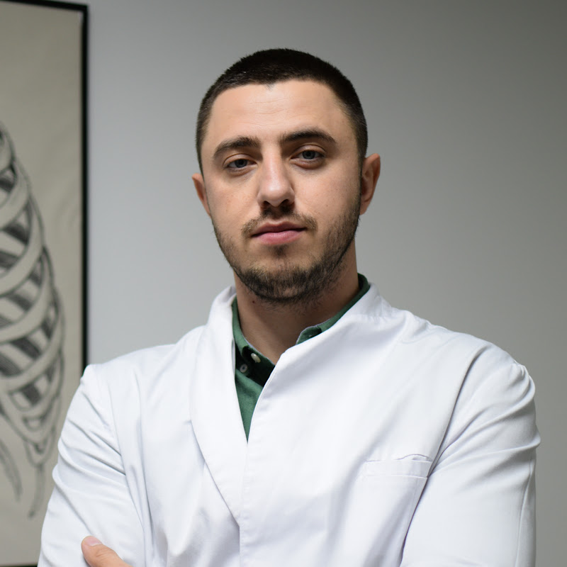 Максим Бондарь Logo