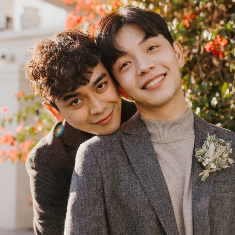 Earl and Sean 얼앤션 Logo