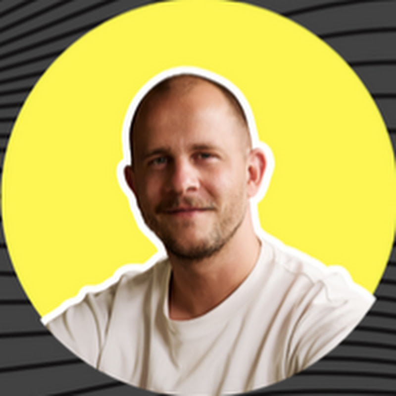 Sascha Hoffmann | Behind the AI Logo