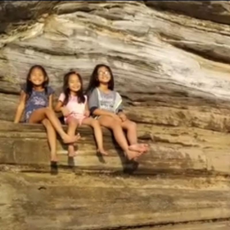 3 Sisters and a Camera
