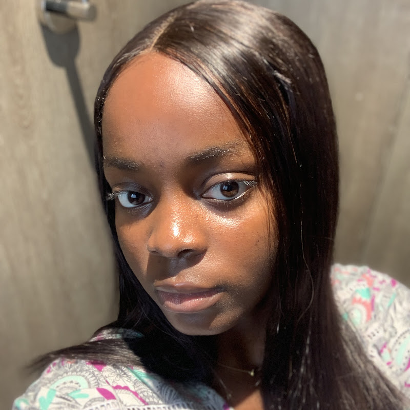 Elizabeth Olaleye Logo