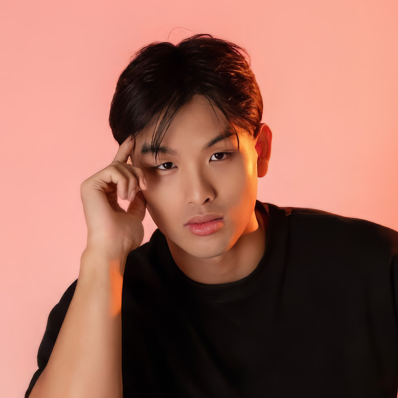 Chris Dyna - គ្រីស ឌីណា