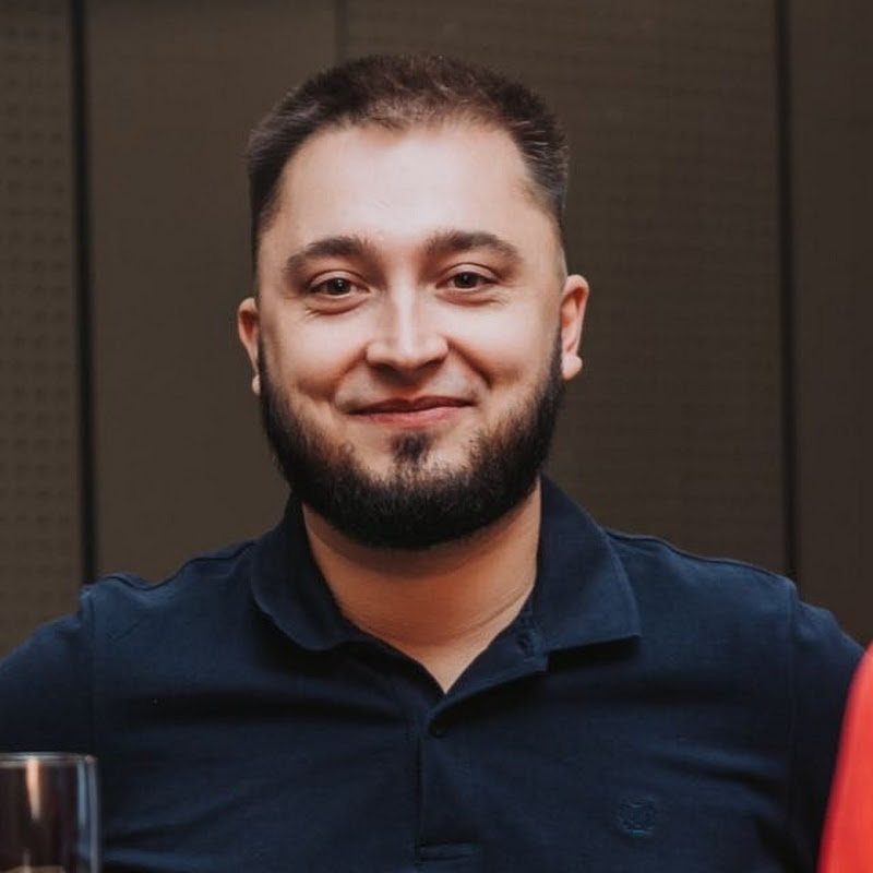 Антон Большаков