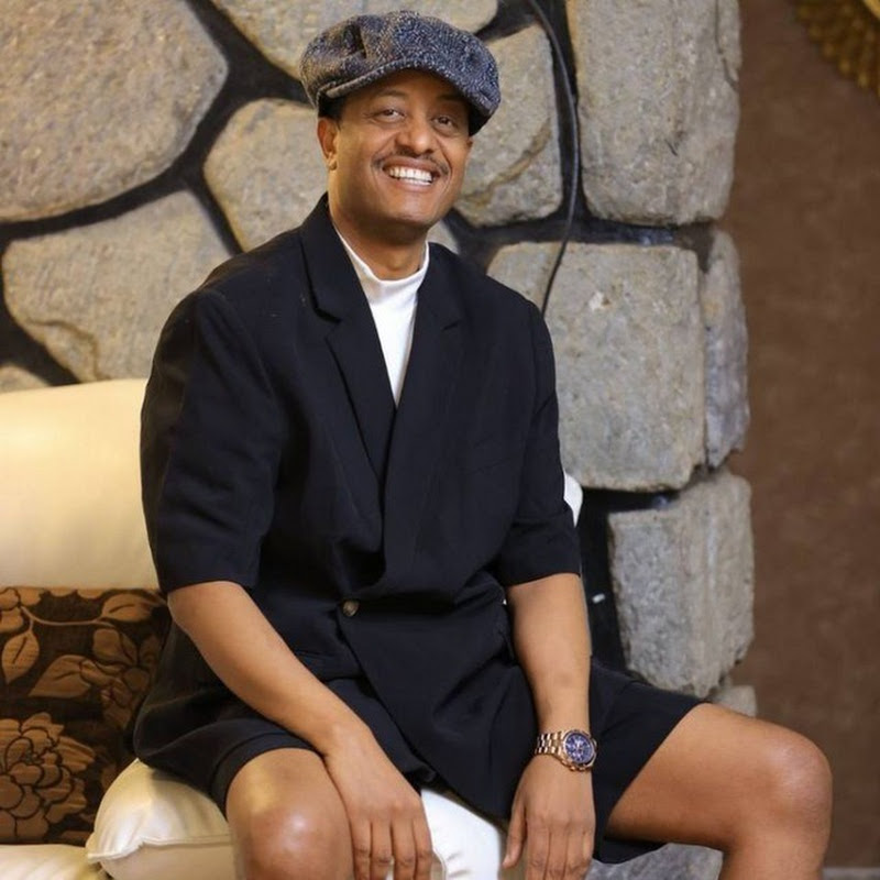 JOSSY MEDIA HOUSE Logo