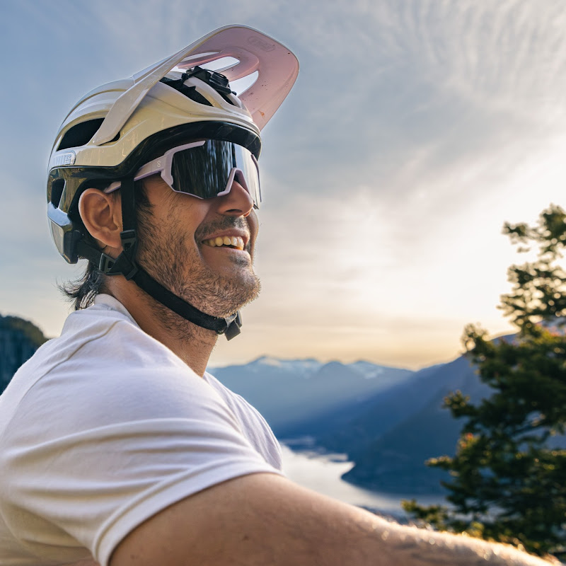 Yoann Barelli X Into The Gnar icon