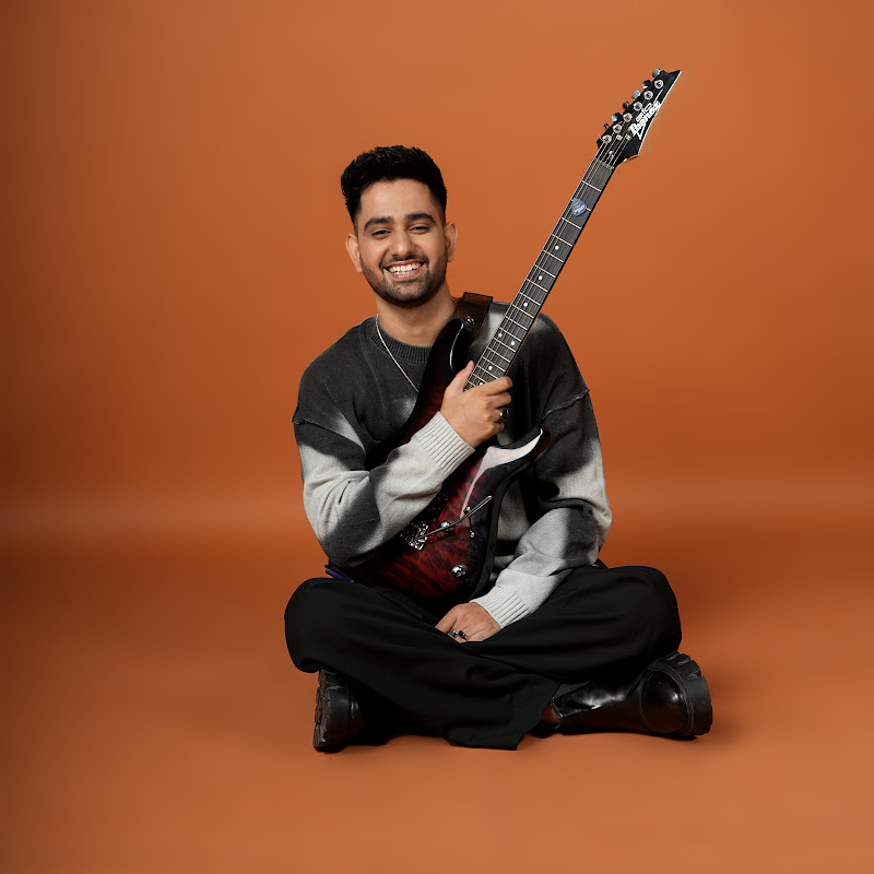 Ayush Sharma - Topic