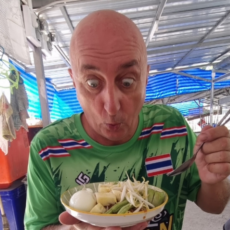 Bald and Bored Does Food
