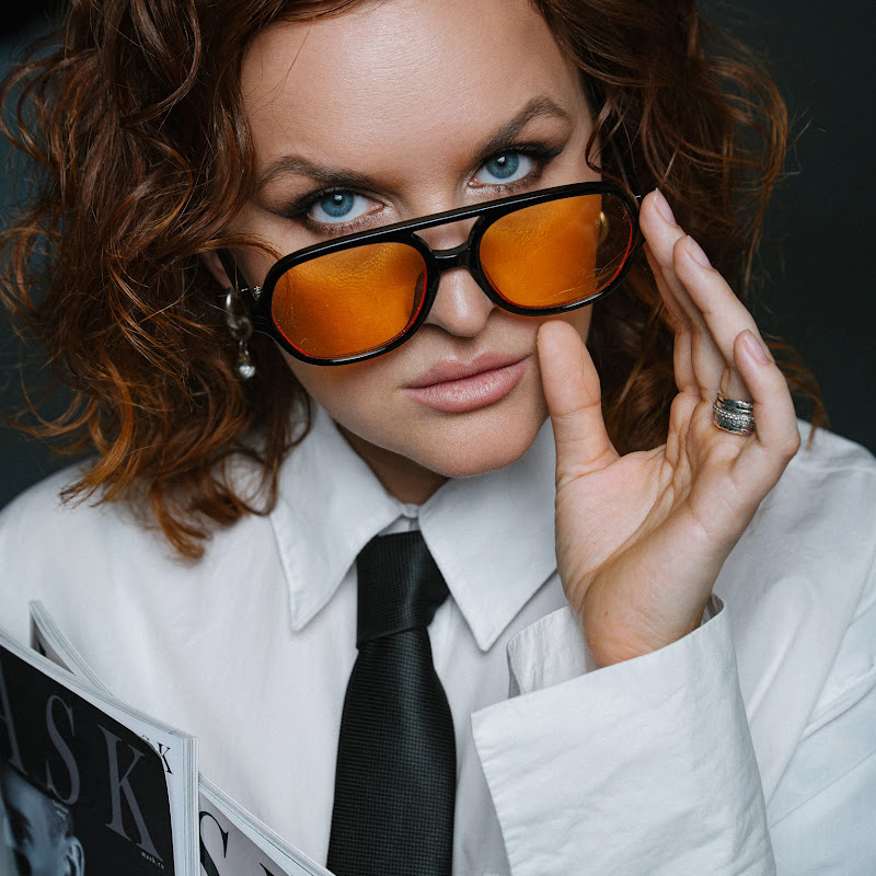 Aлёна Кухаренко  Logo