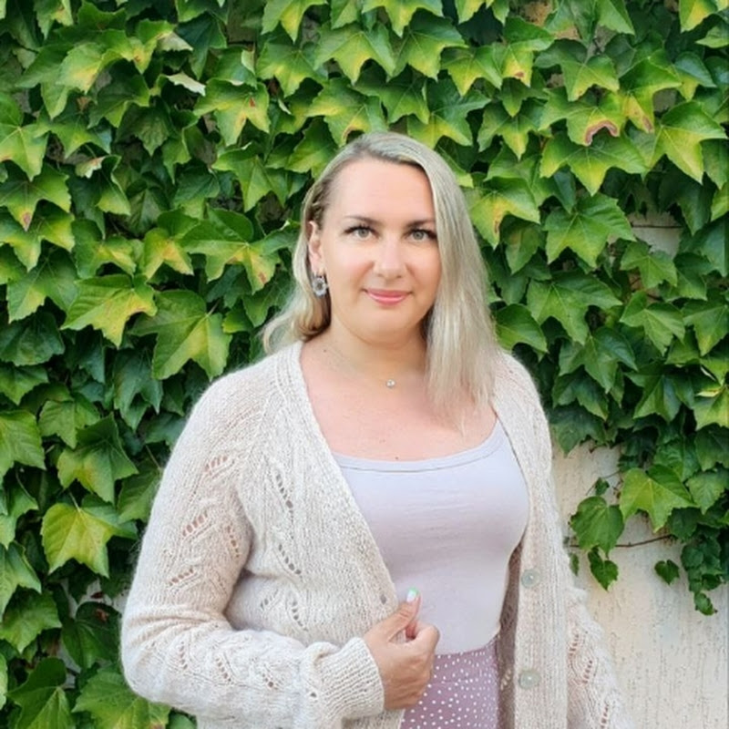 Aurika Medvedeva Logo