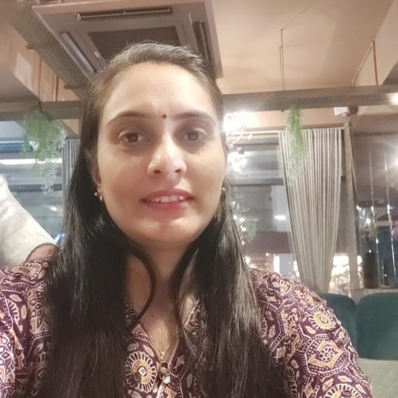 Hire Madhuri Sanghani vlog  — E-commerce & Online Business YouTube creator for sponsorships