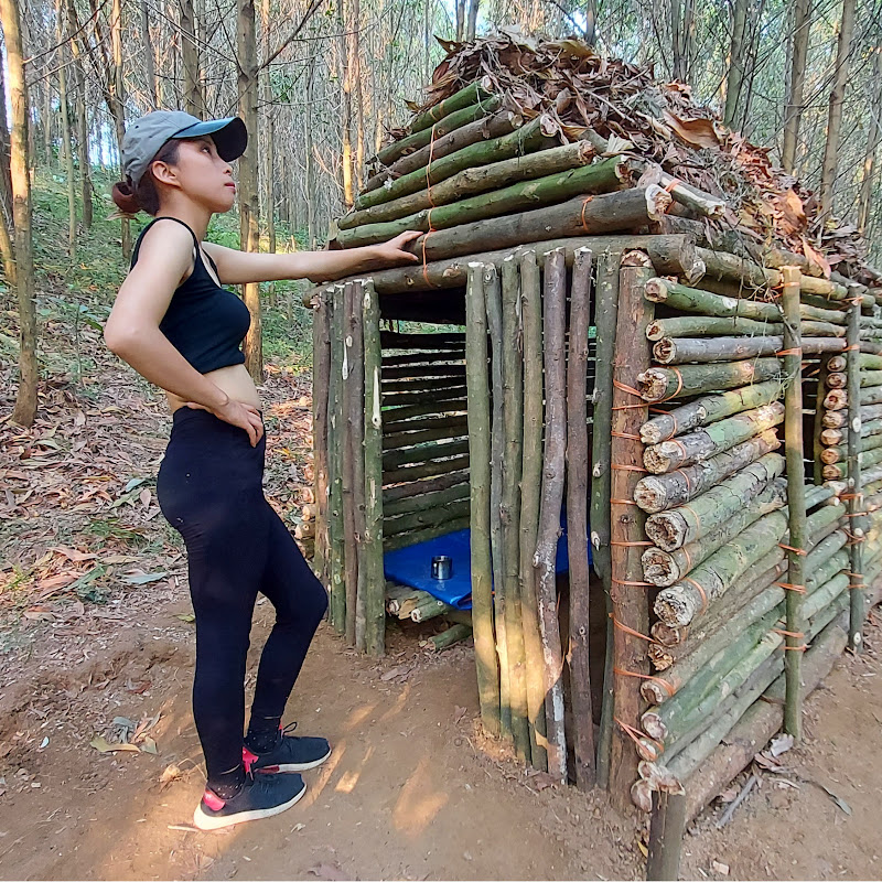 Ana's bushcraft Logo