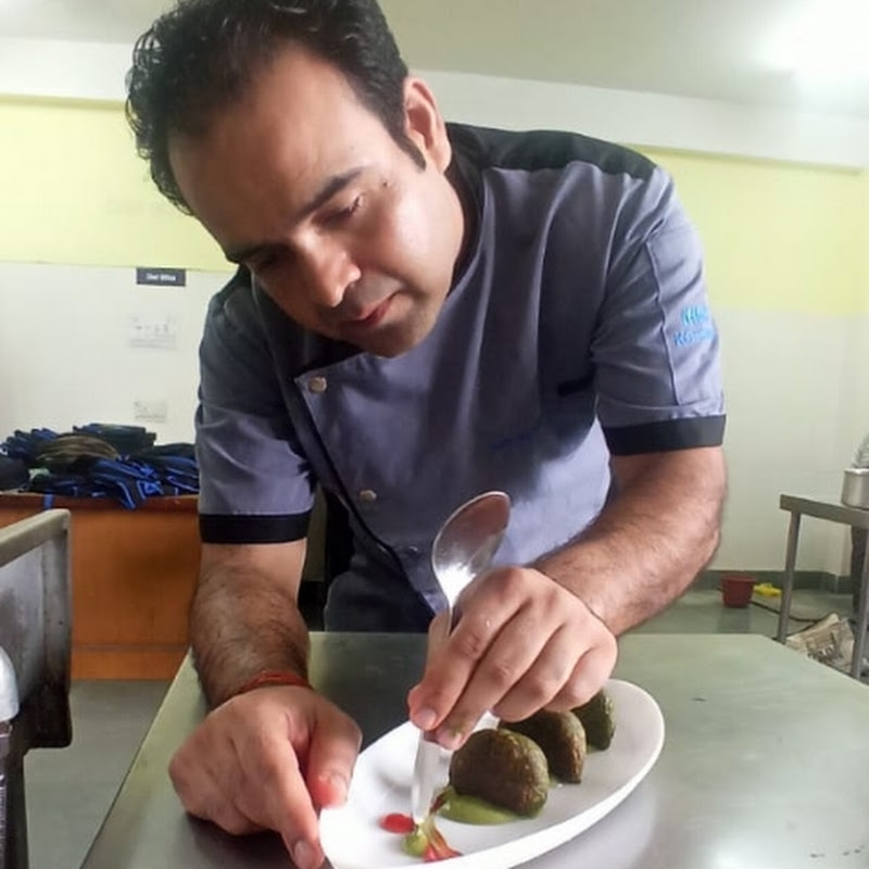 Pankaj Kukreti food vlogs