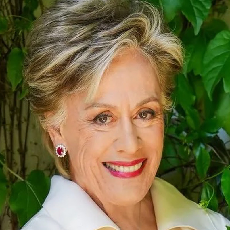 KiriOnLine - Dame Kiri Te Kanawa