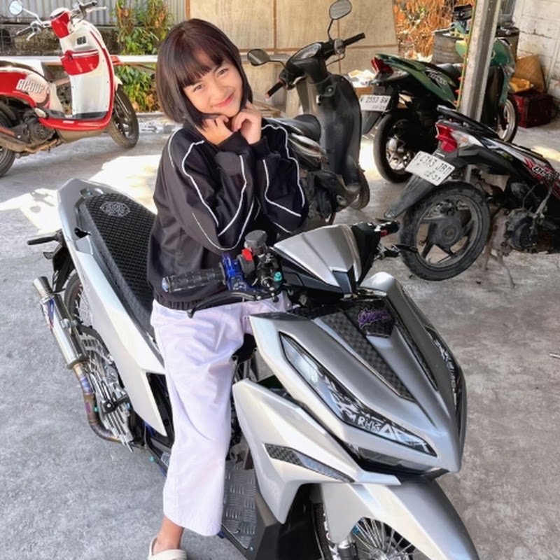 Street Motorcycle 