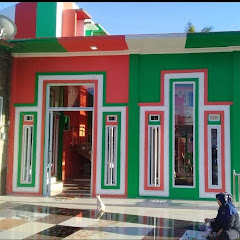 ISTANA TIGA WARNA