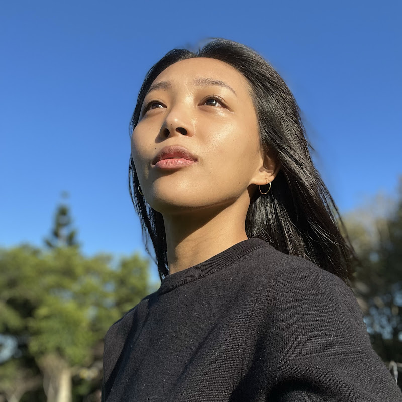 黑木太太賴床中 Logo