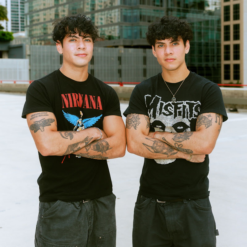 Julian & Jovani icon