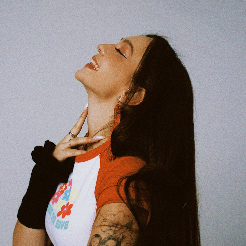 Маша Маева Logo