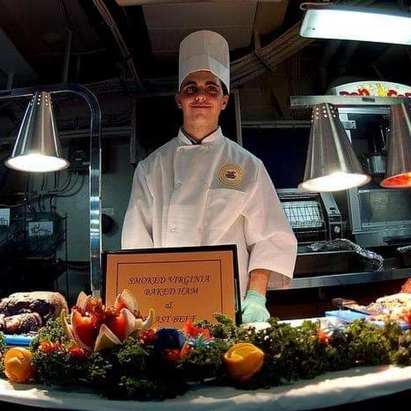 Fanna'z Cuisine Crewbar Chef
