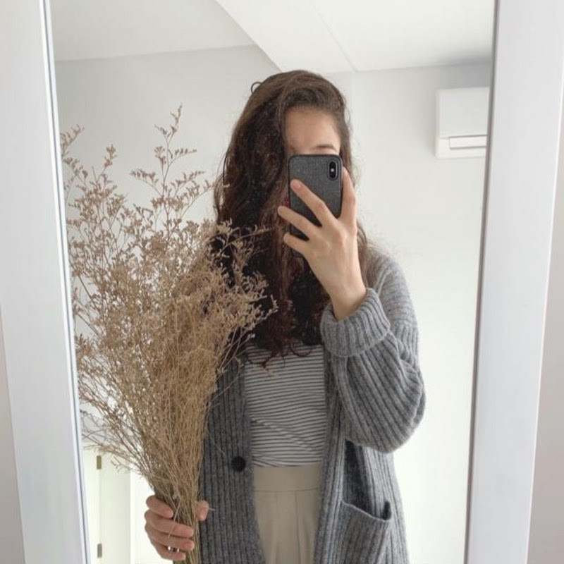 Simple Victoria Logo