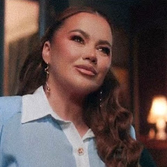 Carmen de la Salciua - Topic