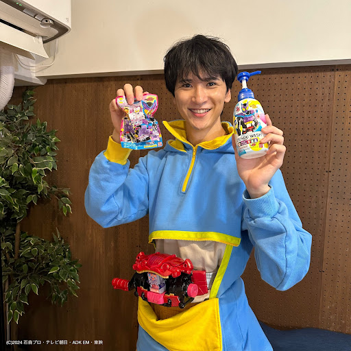 ショウマ (大人用) パープル Mサイズ パーカー 仮面ライダーガヴ