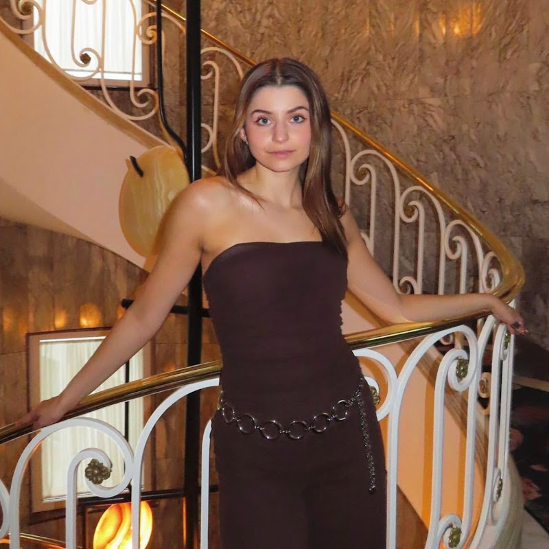 Sara Les