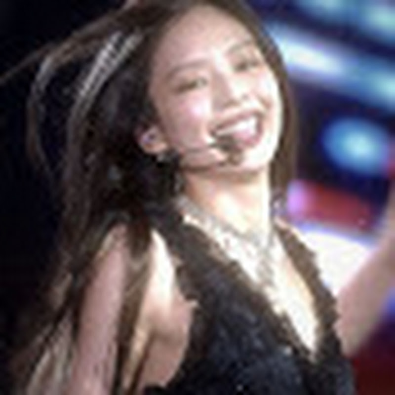 Hire 𝓒𝓵𝓸𝓾𝓭𝔂𝔂_𝓼𝓽𝓪𝓻𝓵𝓲𝓰𝓱𝓽 — Beauty & Makeup Tutorials/Reviews YouTube creator for sponsorships