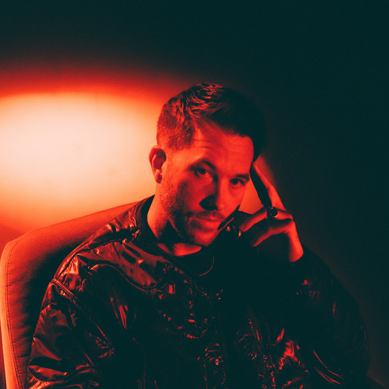 Lewis Thompson - Topic