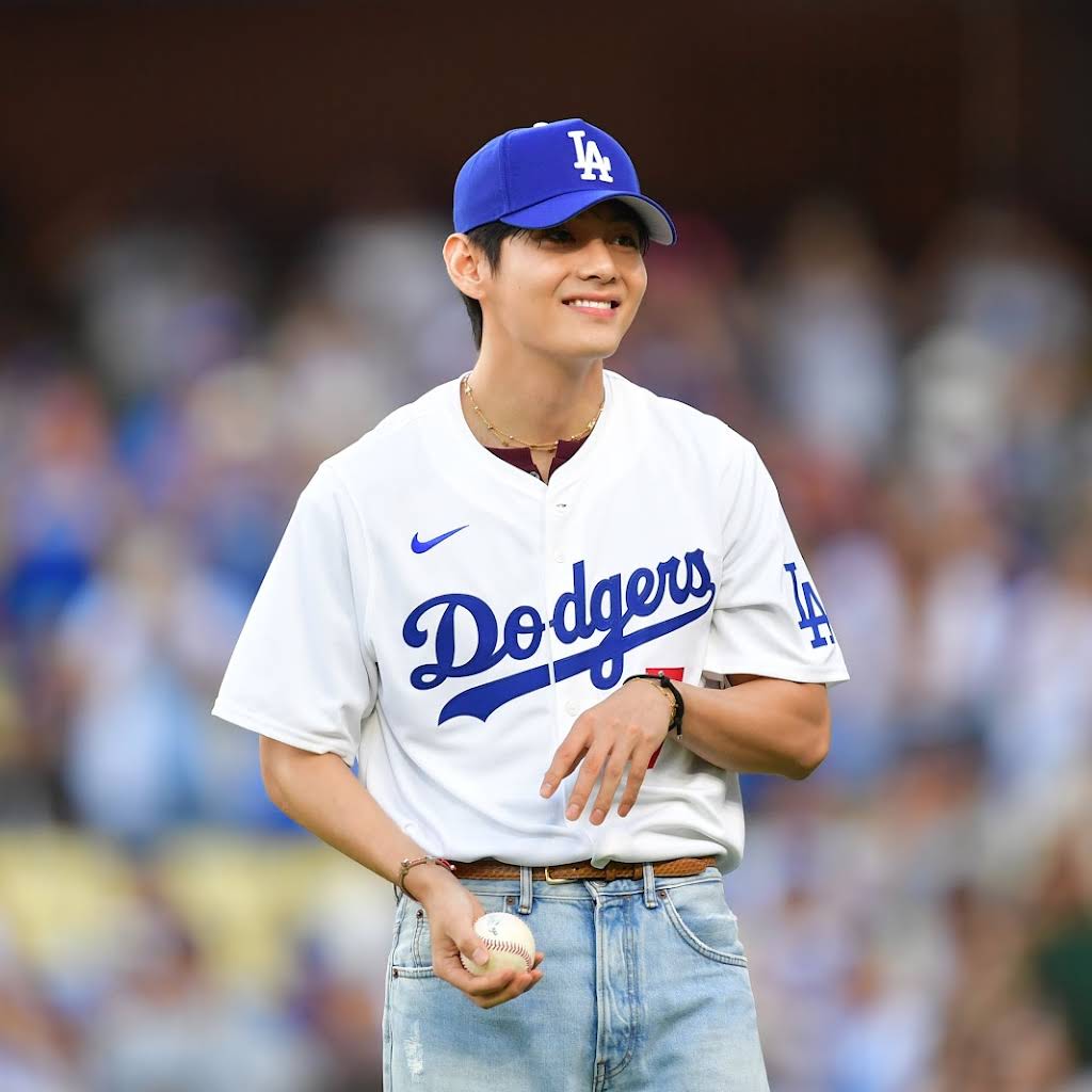 K-POP・アジア BTS BASEBALL JUMPER K-POP・アジア BTS BASEBALL