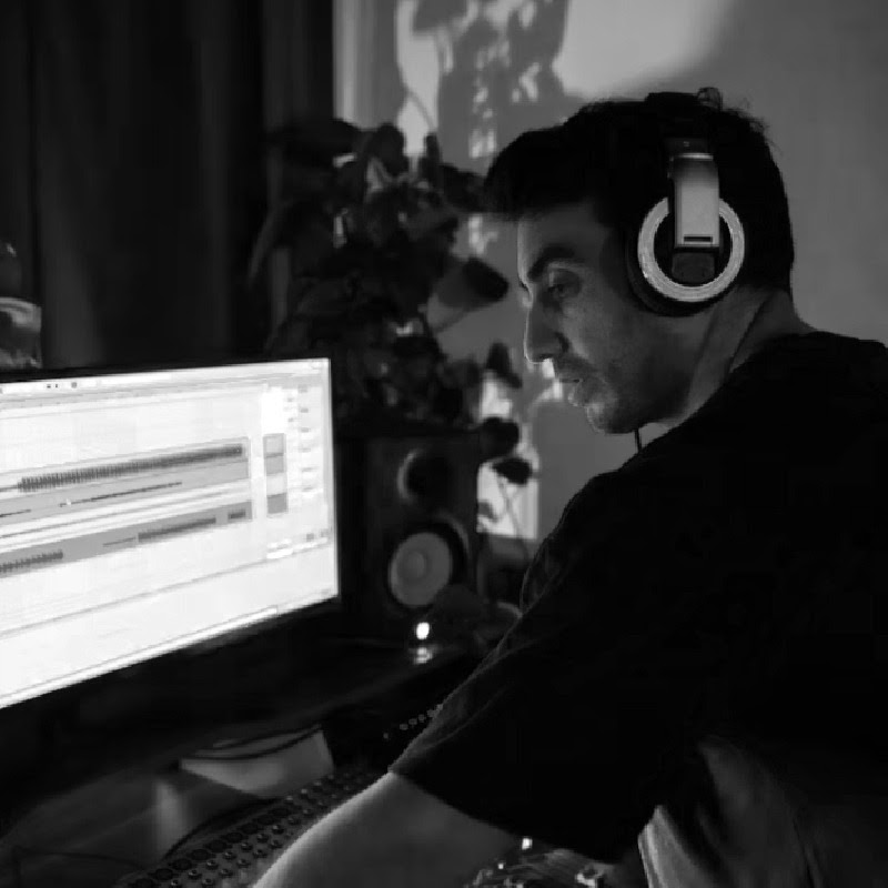 Ronan Steele Official