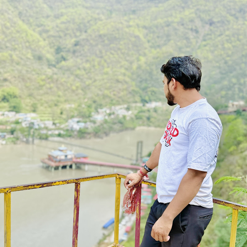 Dinesh_5886