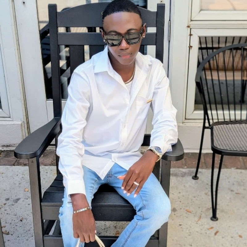 Clive_ official star