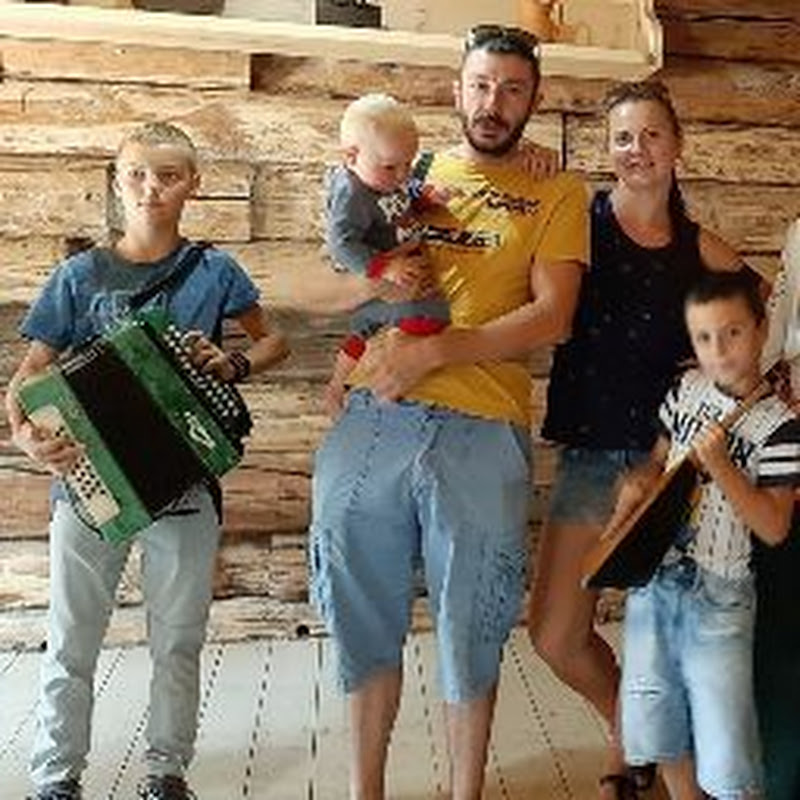 Деревенская жизнь в горах Алтая Logo