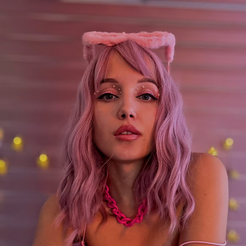 iPolina Queen of the Cringe 👑