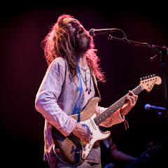 Chris Robinson - Topic
