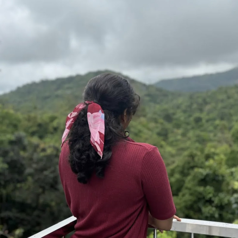 Akhina Akhiya