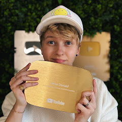 Channel thumbnail for Chloe Donald