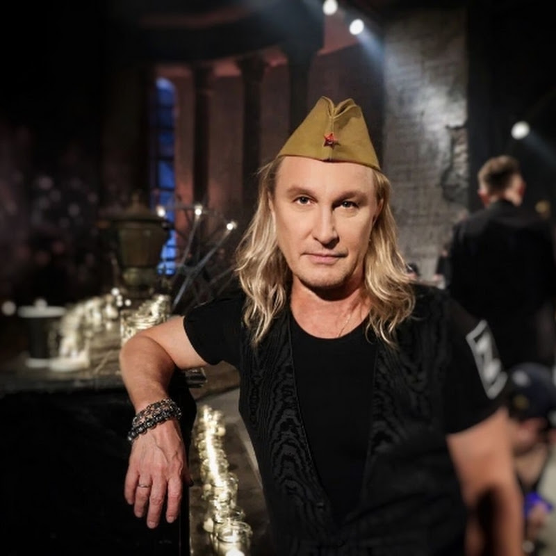 Александр Иванов