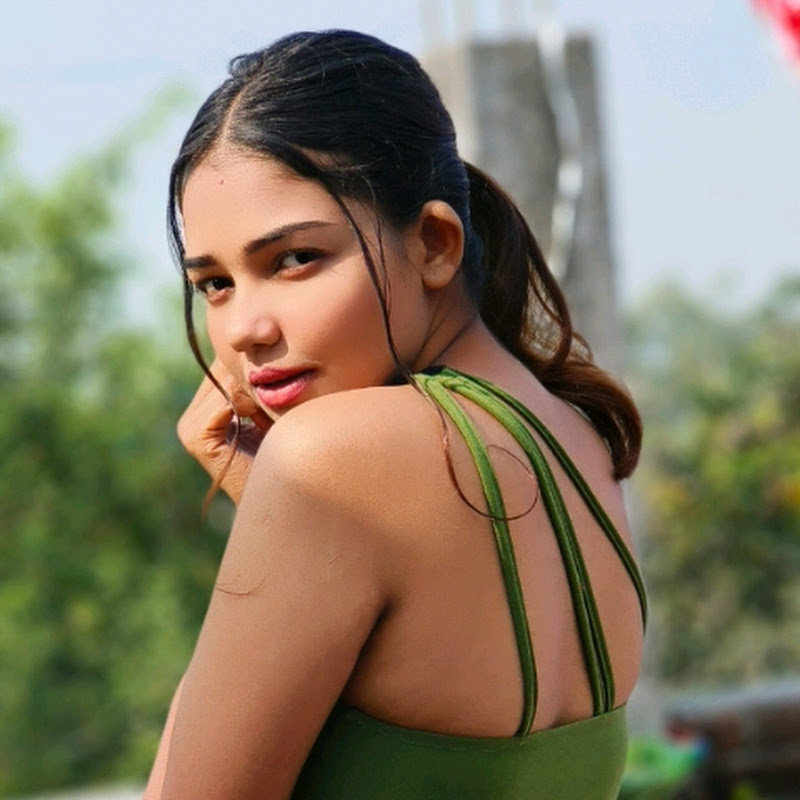  Richa Sharma beauty Vibe 