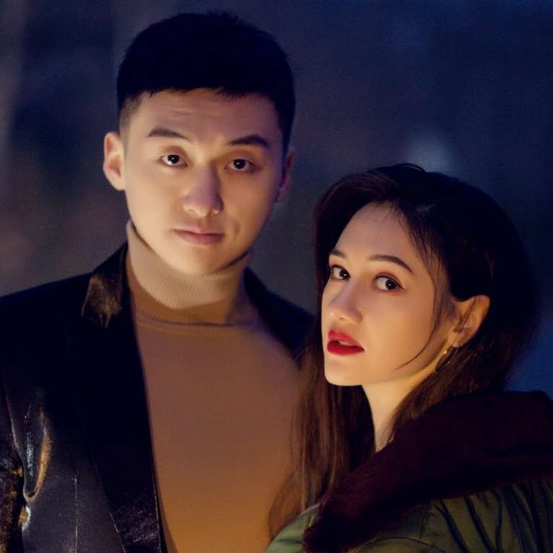 在亚美尼亚的强子 Logo