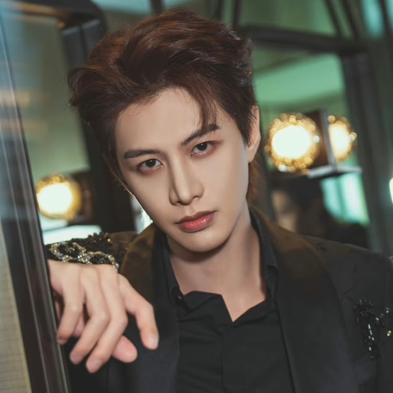 星辰短剧Stars TV Logo